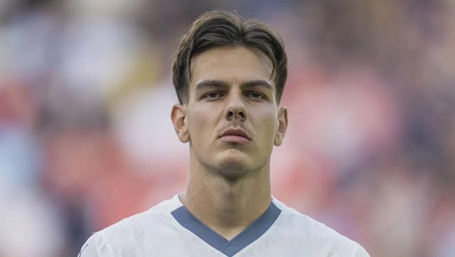 带领巴萨重 带领巴萨重