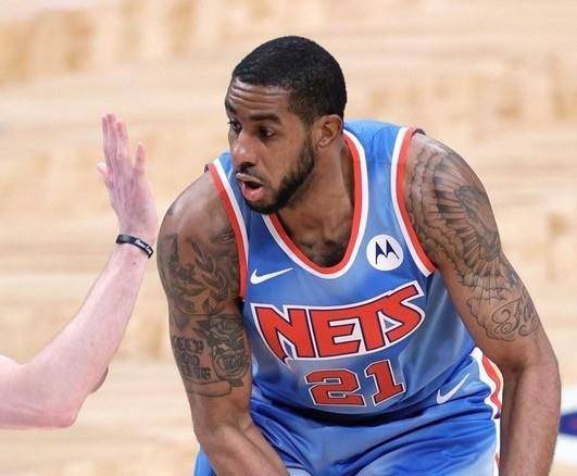 他的出现往 他的出现往