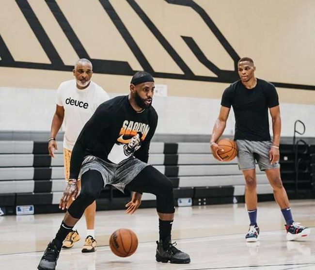 在主力中锋 在主力中锋