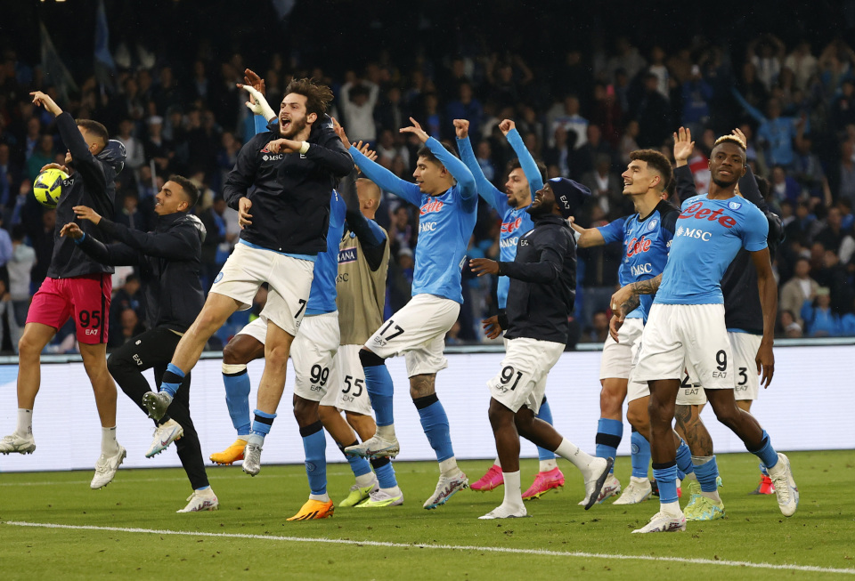 边路二人以 边路二人以